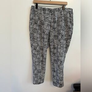 Chicos Travelers Collection Side Zip Stretchy Pants - Size Large